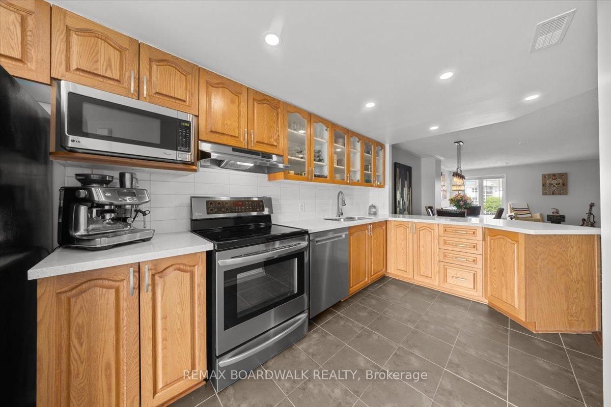 366 CROWNRIDGE Drive • Kanata, ON photo 14