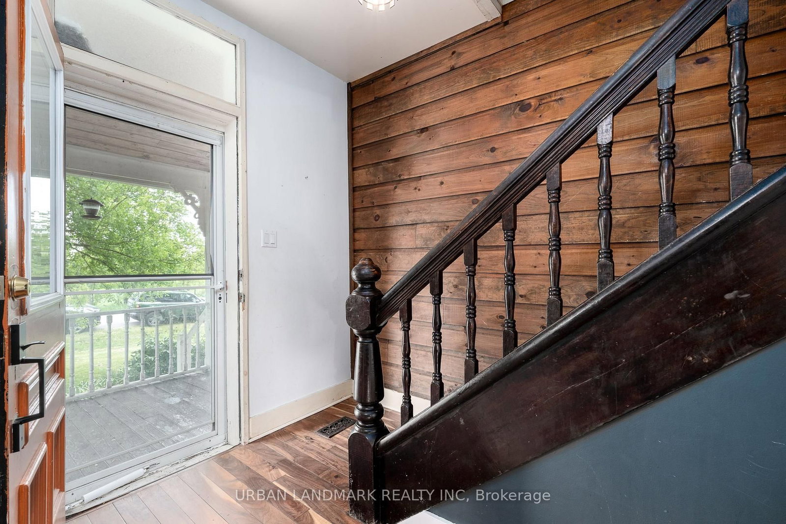 122 Seymour Street W • Madoc, ON photo 6