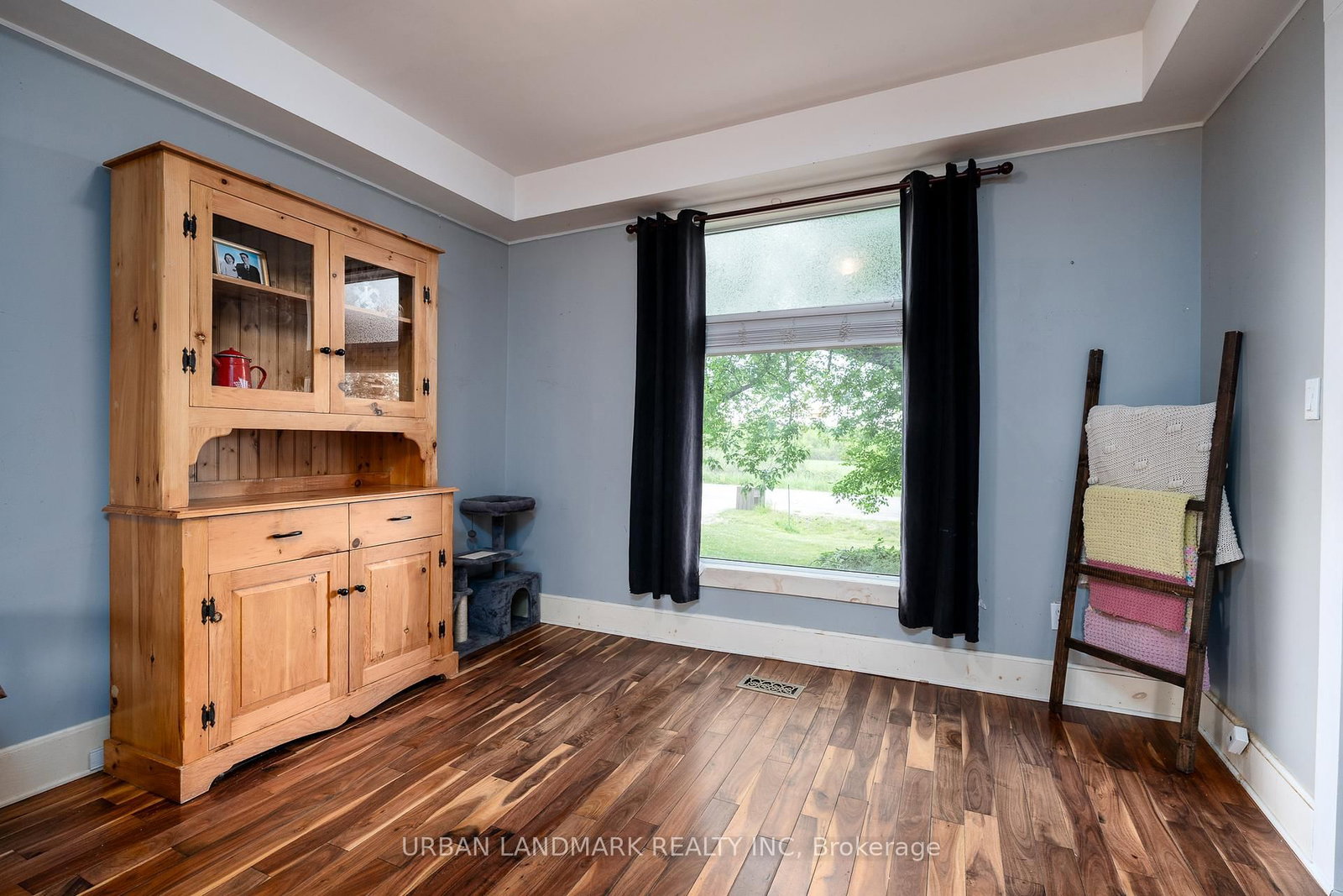 122 Seymour Street W • Madoc, ON photo 7