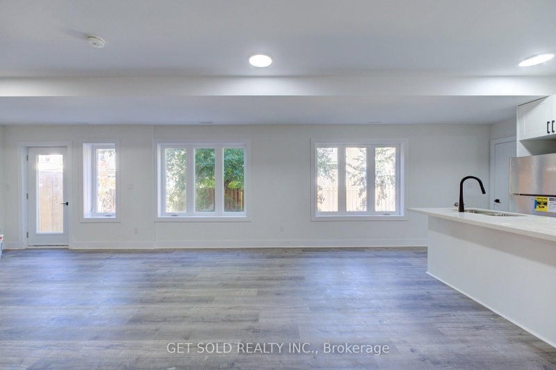 5 - 6701 Thorold Stone Road