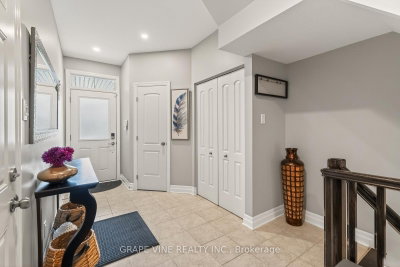 112 Hawkshaw Crescent • Ottawa, ON photo 3