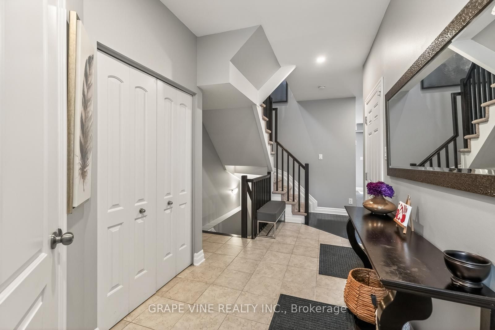 112 Hawkshaw Crescent • Ottawa, ON photo 5