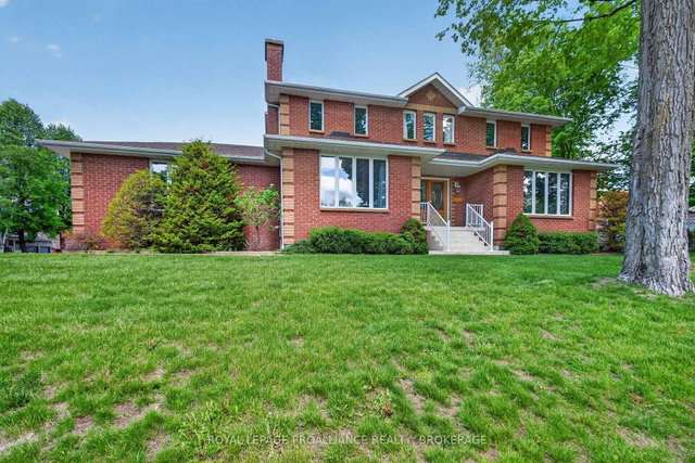 542 RANKIN Crescent
