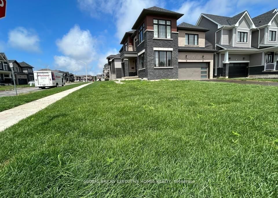 91 Higgins Avenue • Thorold, ON photo 2