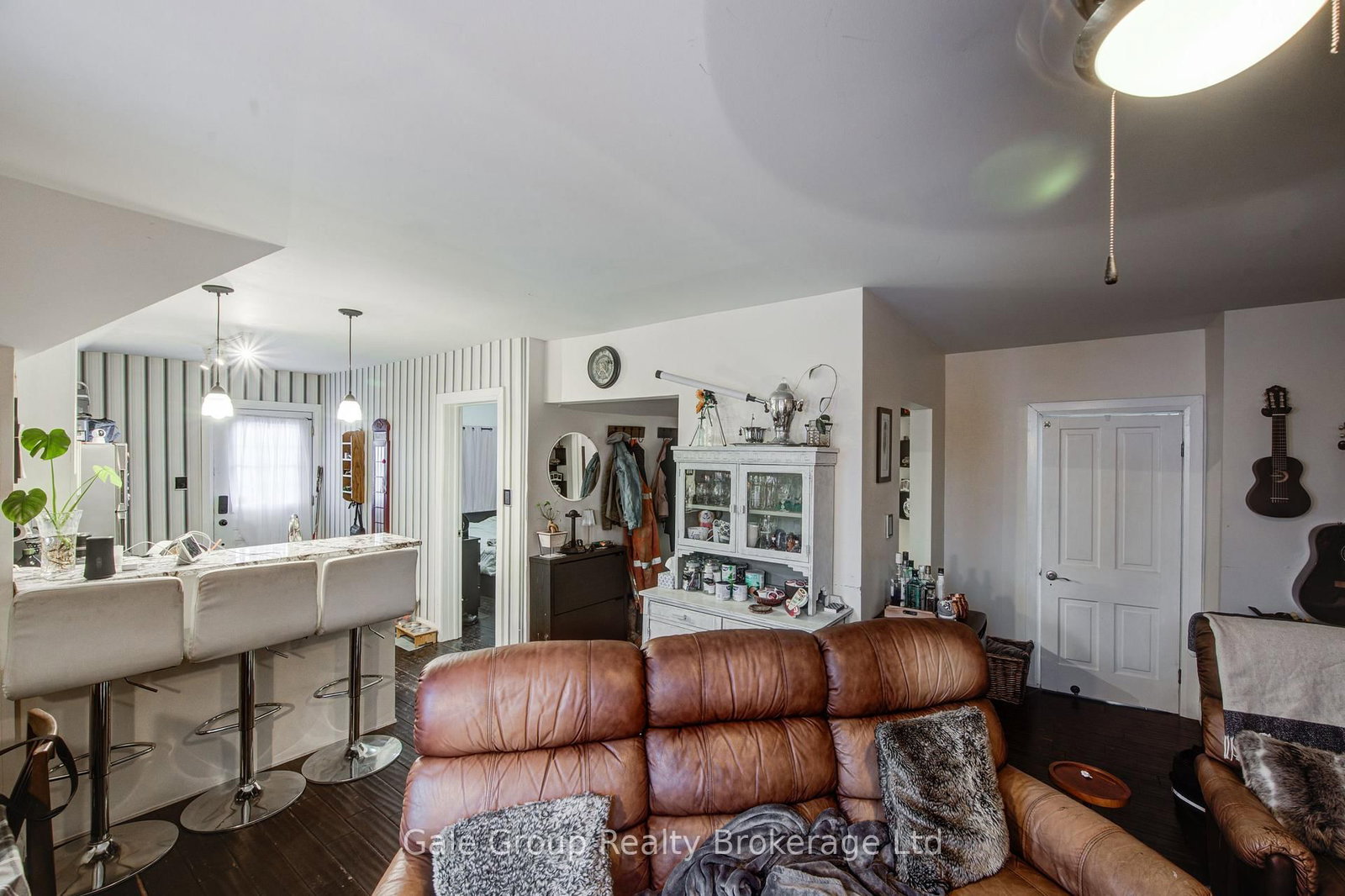 83 Oxford Street • Woodstock, ON photo 8