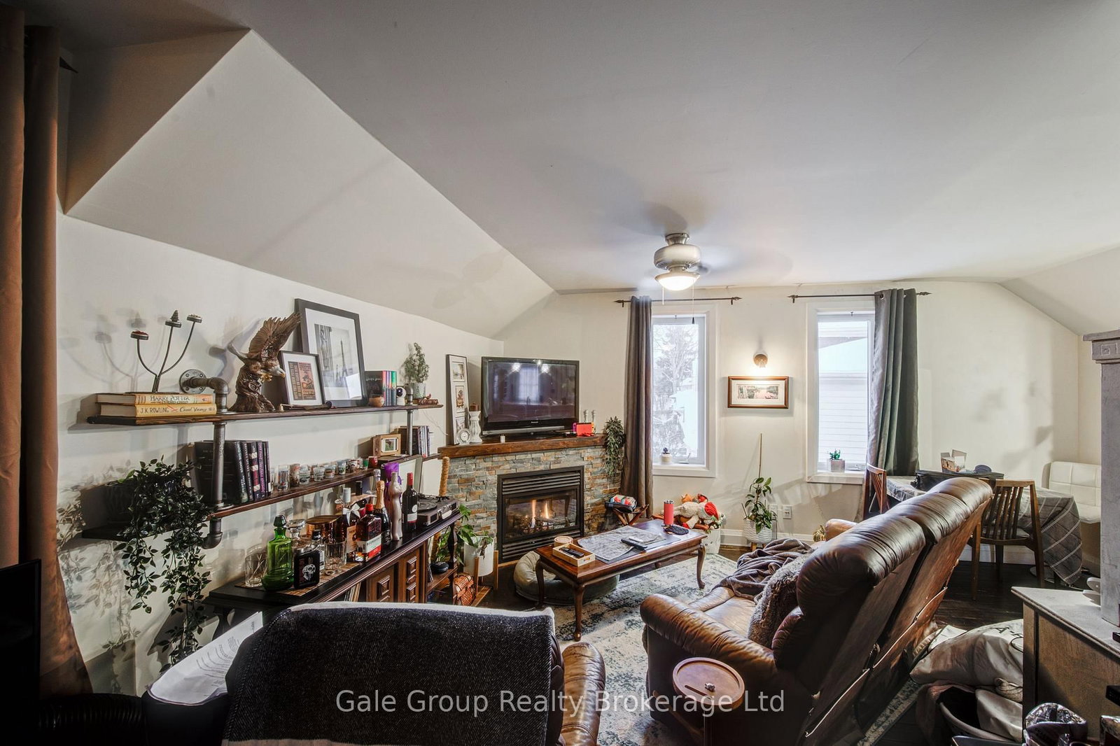 83 Oxford Street • Woodstock, ON photo 9
