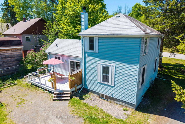 12 Tait Street