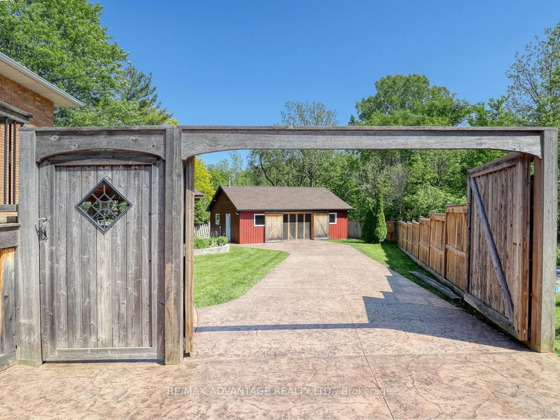 43 Lynngate Grove