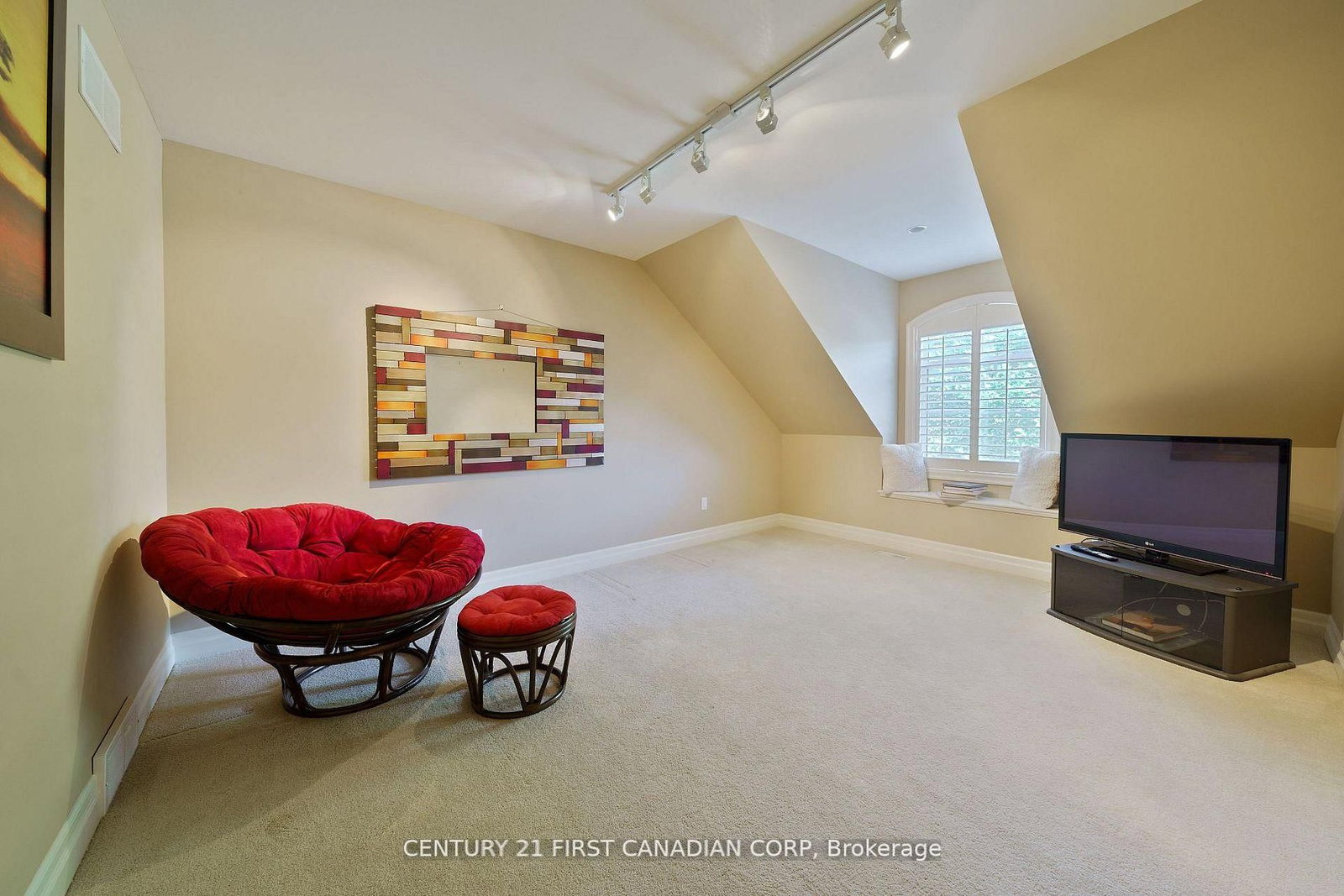 2091 Valleyrun Boulevard, London North — photo 36