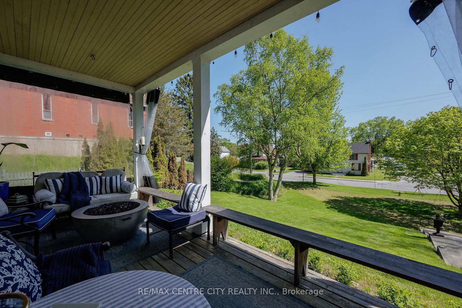337 George Street • Central Elgin, ON photo 2