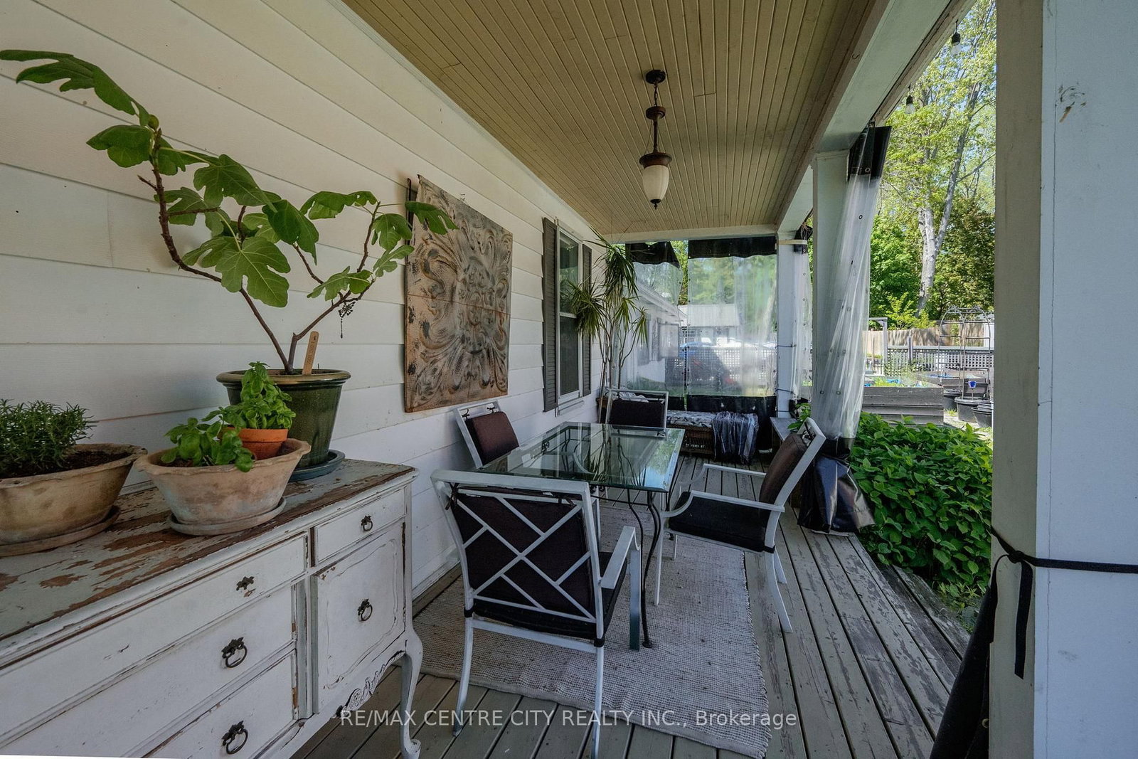 337 George Street • Central Elgin, ON photo 3