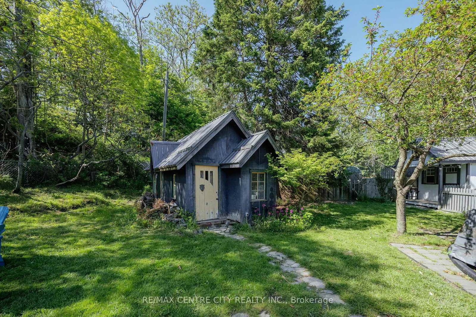 337 George Street • Central Elgin, ON photo 6