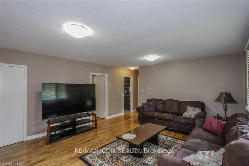 Main - 12 Garland Crescent