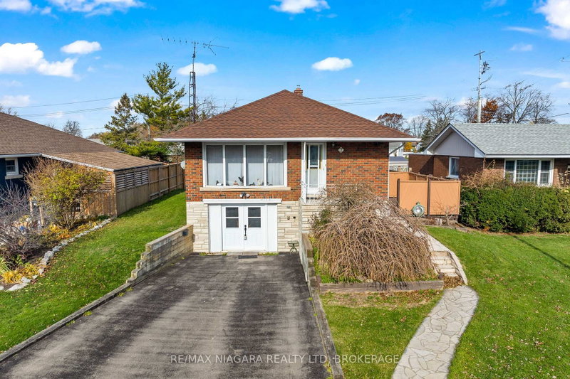 7 South Crescent