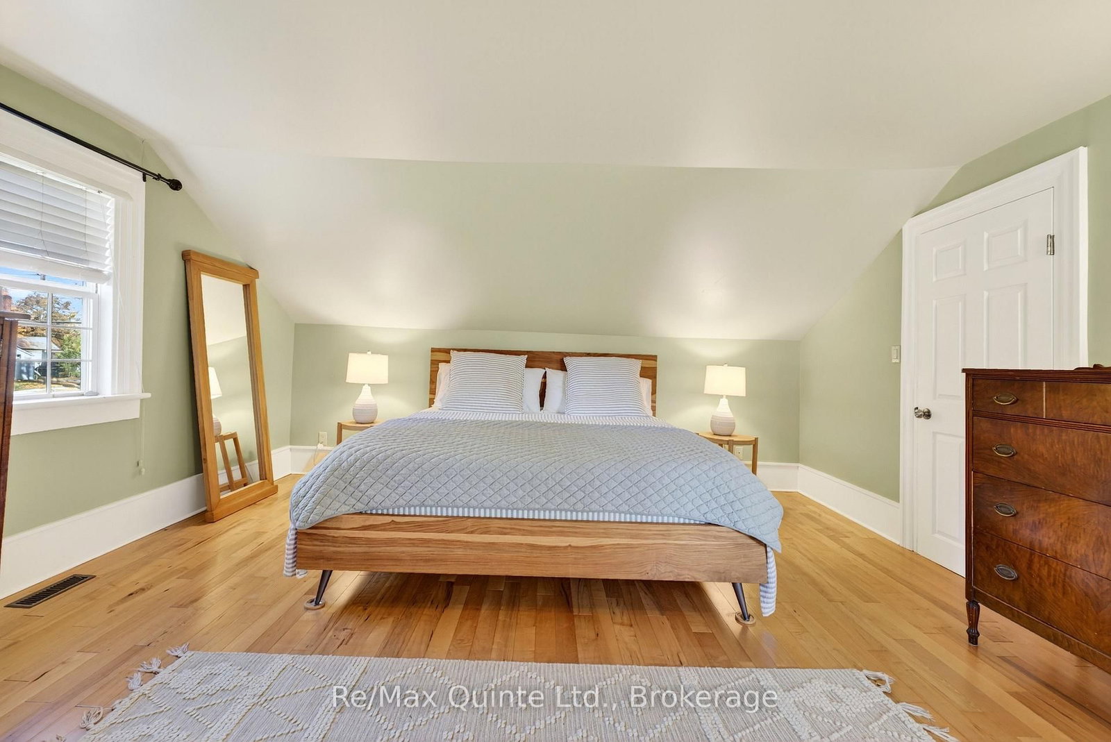 15 Talbot Street • Prince Edward County, ON photo 32