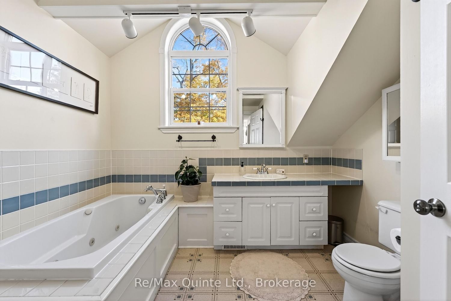 15 Talbot Street • Prince Edward County, ON photo 40