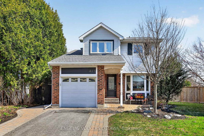 home for sale on 425 Tanager Bay null