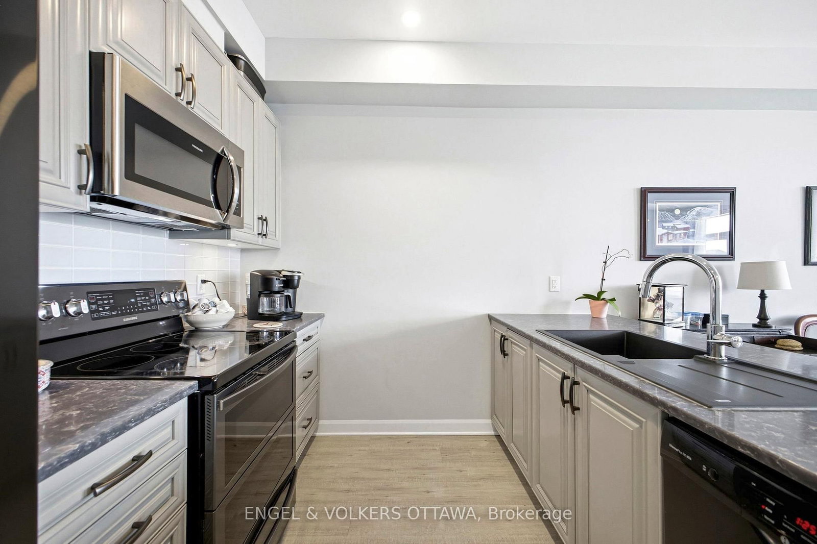 219 Liebe Terrace - Photo 8