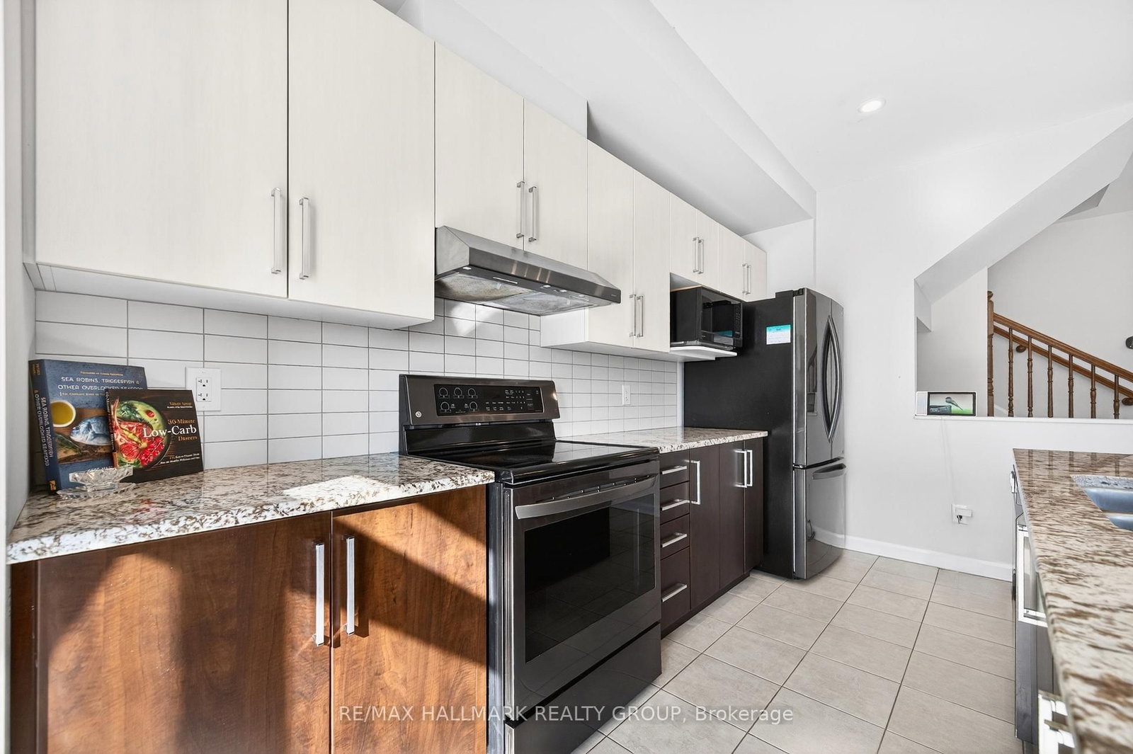 562 Clemency Crescent - Photo 10