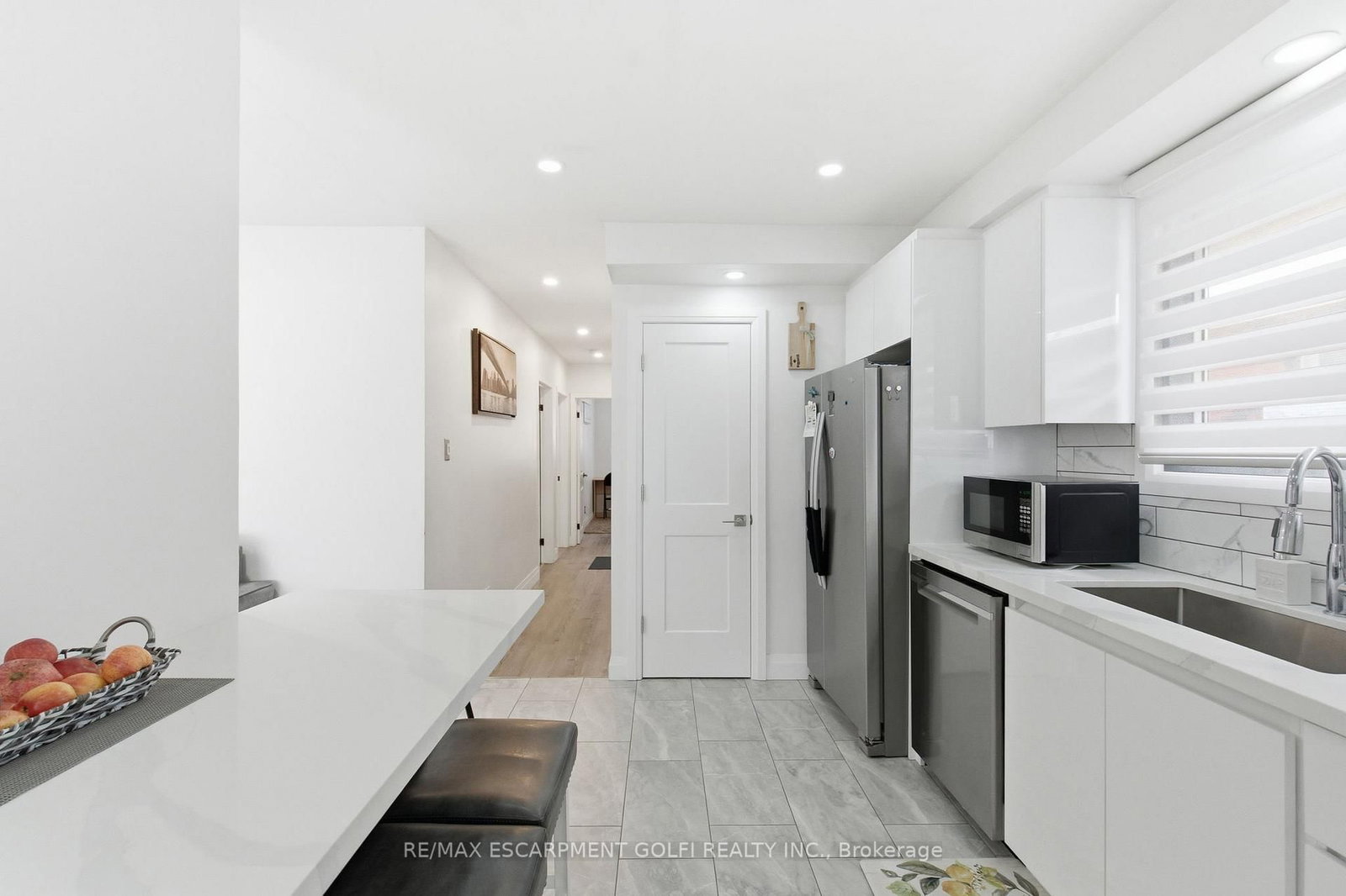 18 Ferrie Street W - Photo 9