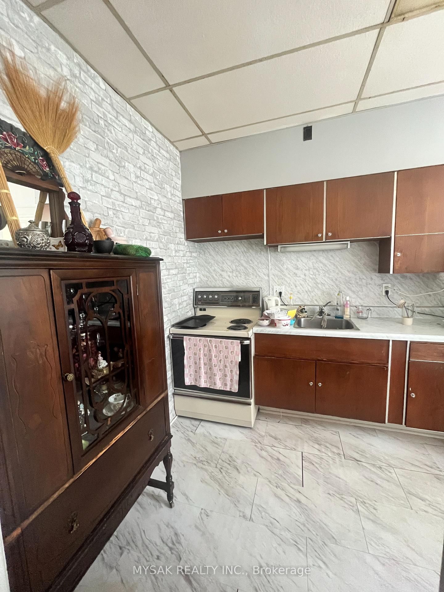 Listing Image 24
