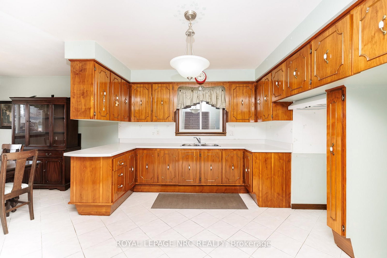 38 Rivercrest Road • Hamilton, ON photo 11