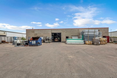 131 Shearson Crescent — photo 4