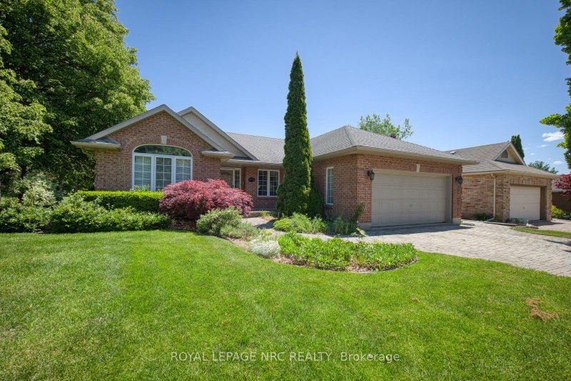 home for sale on 39 Oakridge Boulevard