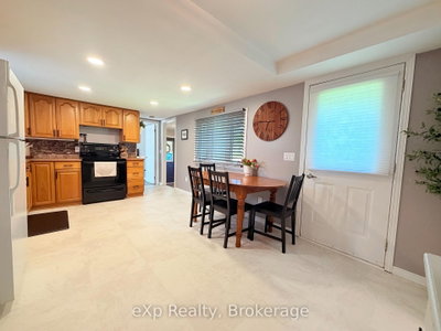12 N Union Street • Brockton, ON photo 4