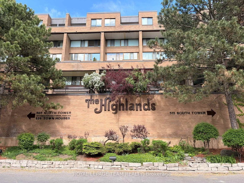 home for lease on 318-515 St Laurent Boulevard