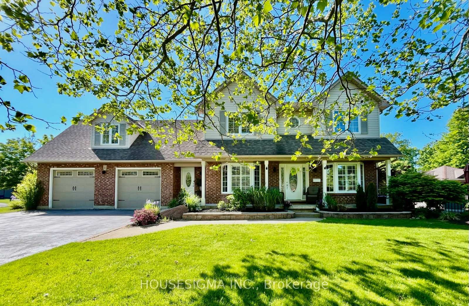 1 Newport Lane • Norfolk, ON photo 1