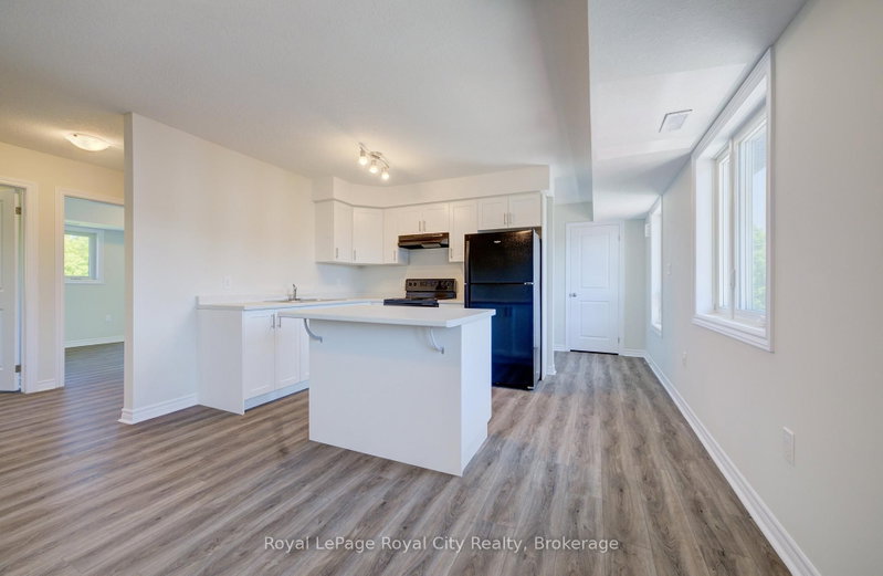 7 - 465 Garafraxa Street W