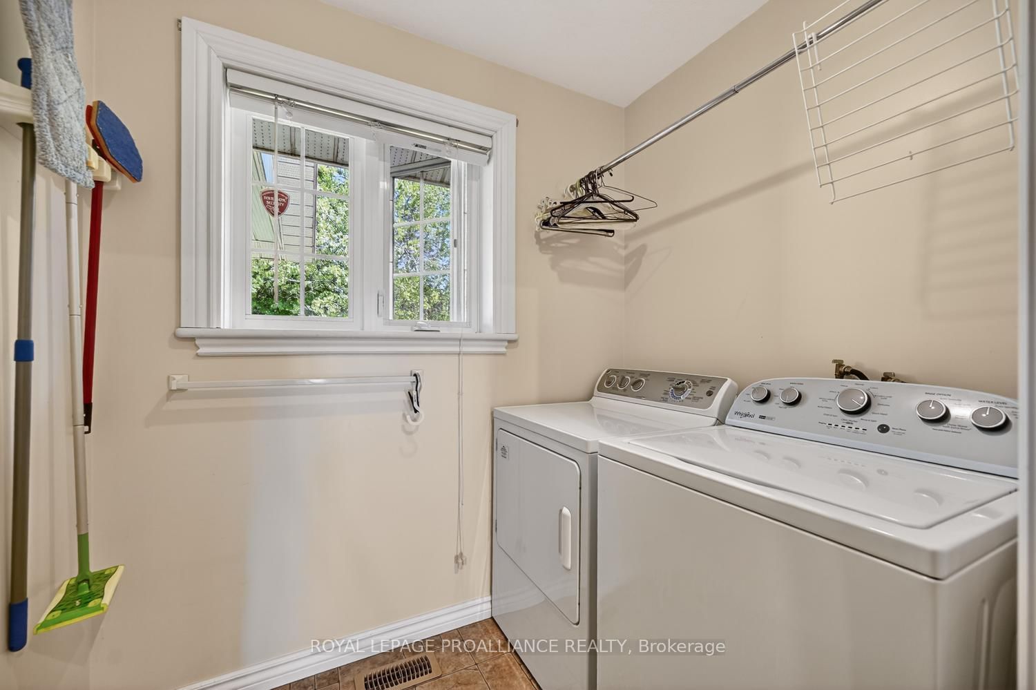 2111 E COUNTY ROAD 2 Road • Edwardsburgh/Cardinal, ON photo 40