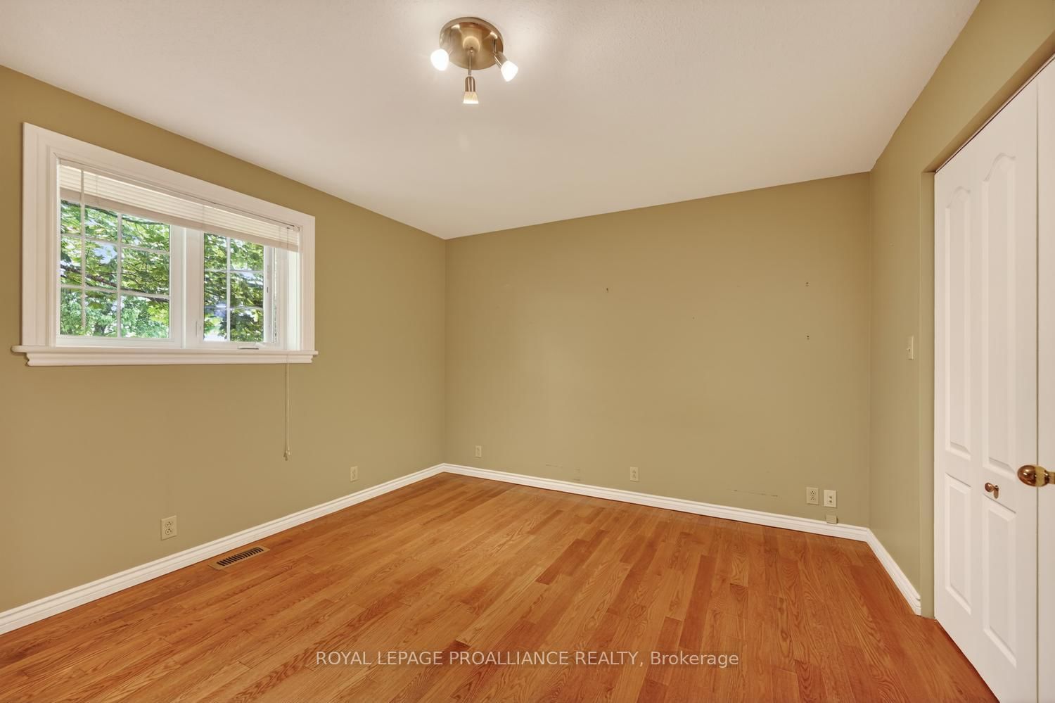 2111 E COUNTY ROAD 2 Road • Edwardsburgh/Cardinal, ON photo 41