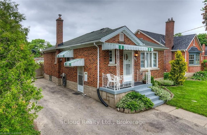 444 Stirling Avenue S