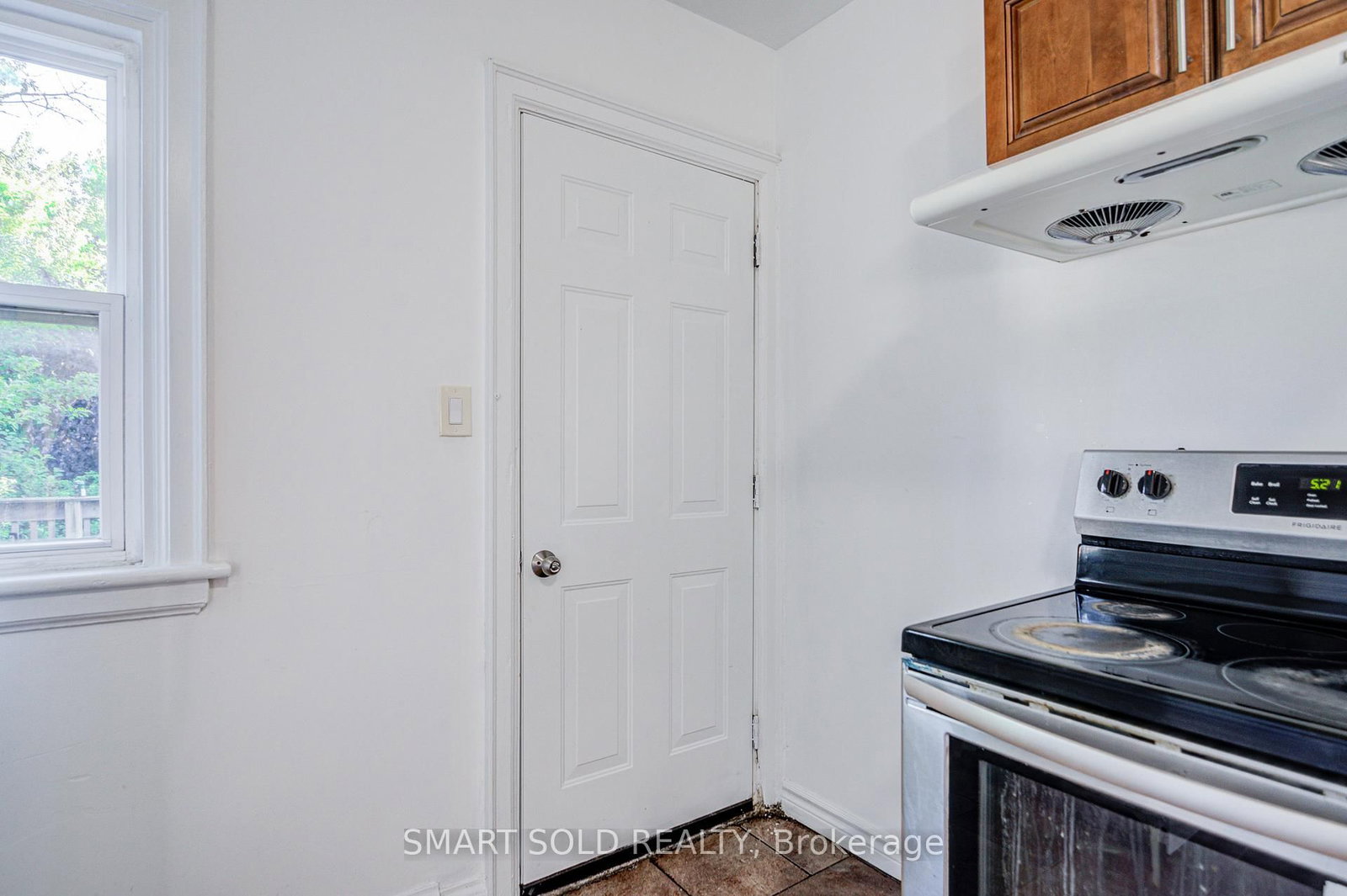 77 Fennell Avenue • Hamilton, ON photo 6