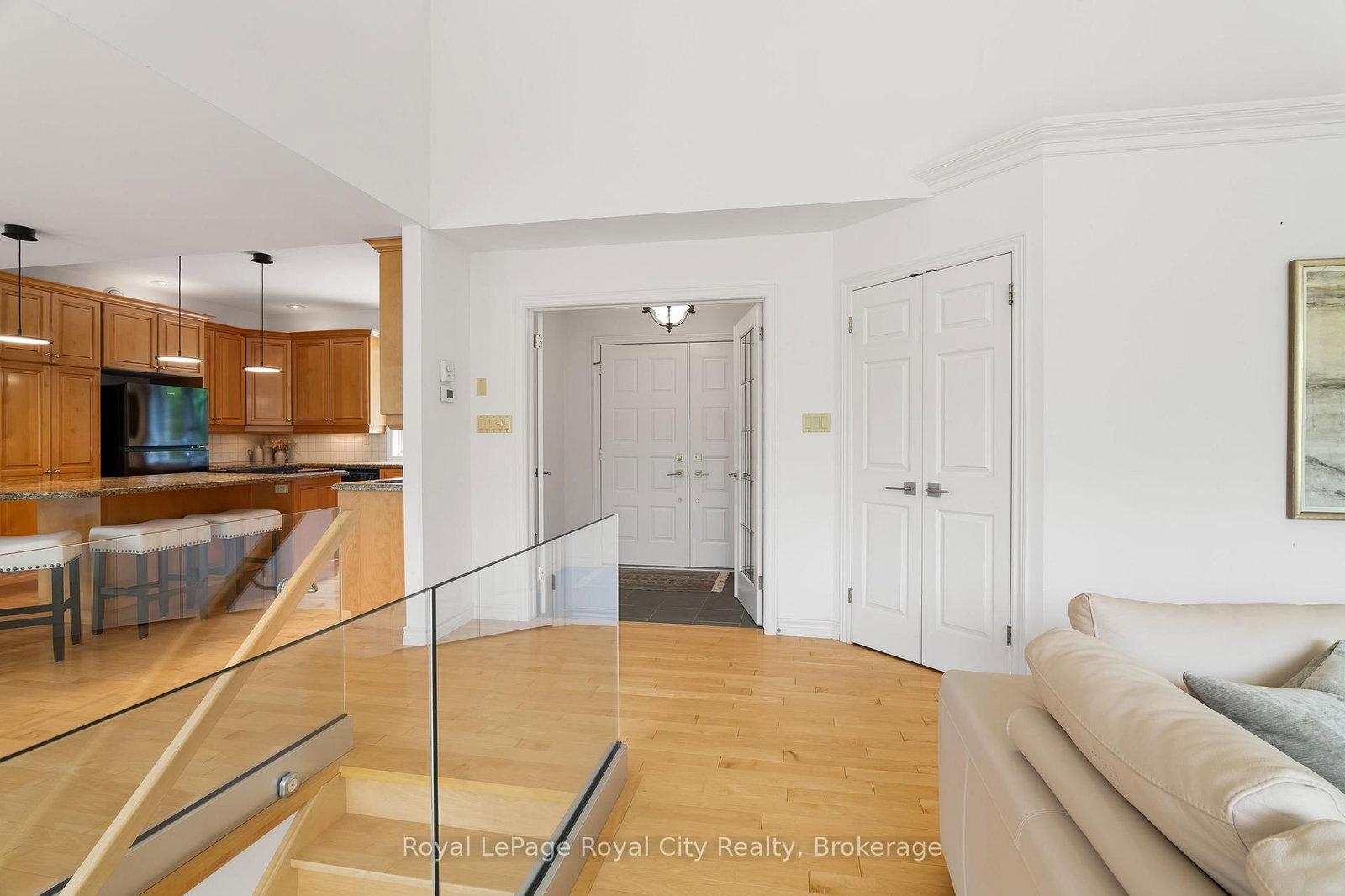 384 South River Road • Centre Wellington, ON photo 4