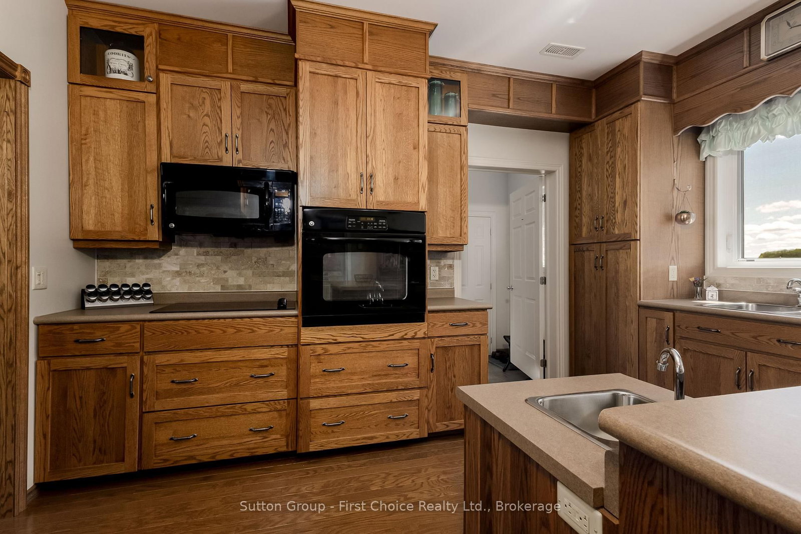 4957 Perth Road 119 • Perth East, ON photo 15