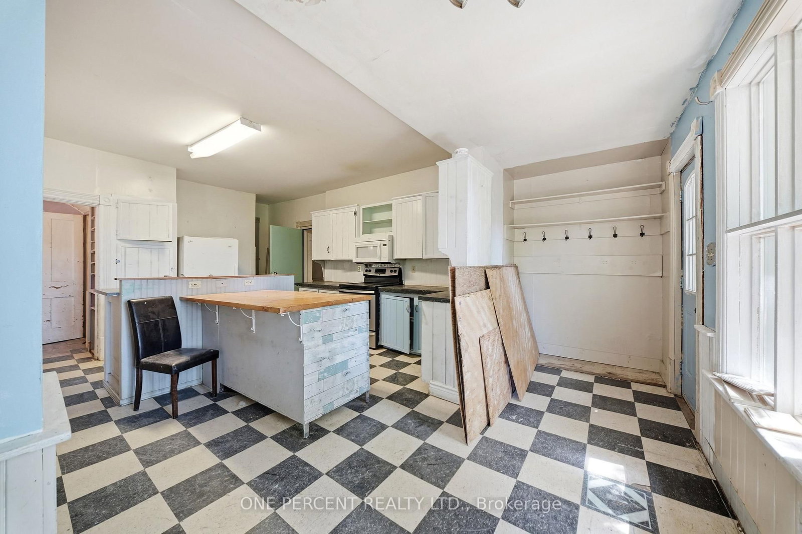 213 St Lawrence Street East Street E • Madoc, ON photo 14