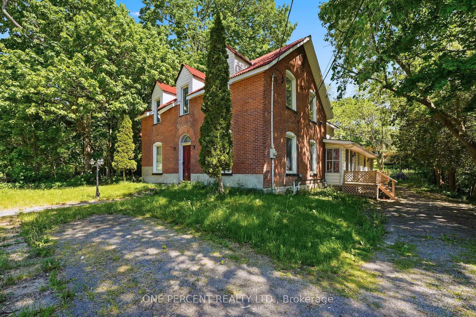 213 St Lawrence Street East Street E • Madoc, ON photo 2