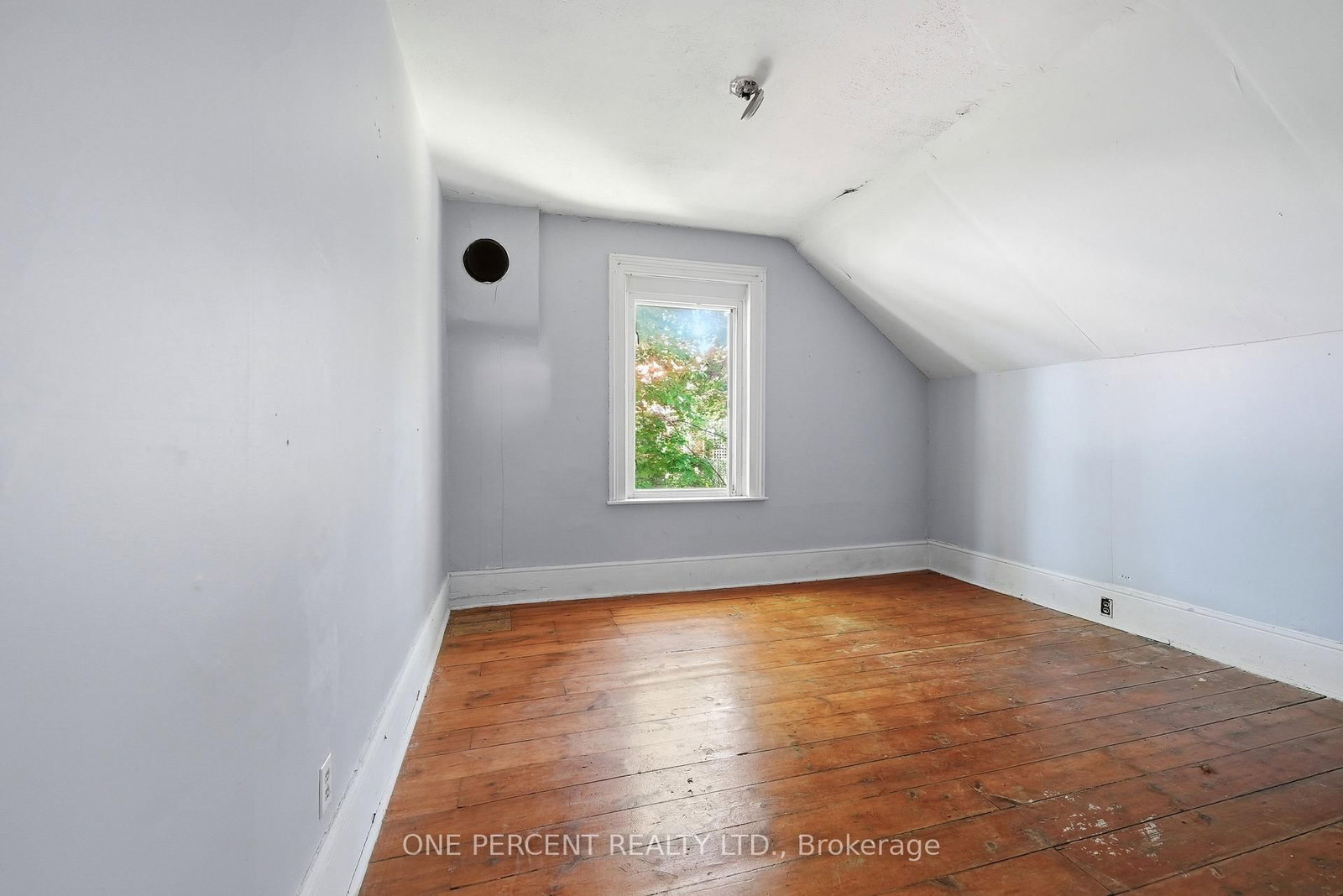 213 St Lawrence Street East Street E • Madoc, ON photo 37