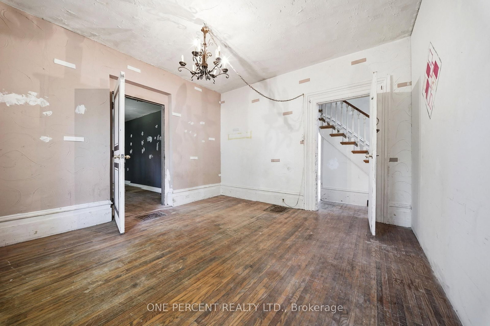 213 St Lawrence Street East Street E • Madoc, ON photo 9