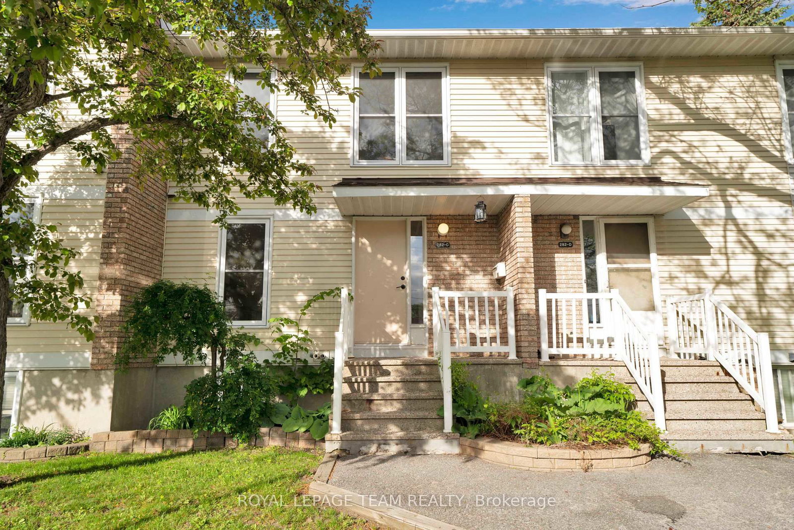 Townhouse for sale at 282 Dalehurst Drive, Ottawa, Ontario, K2G 4J5 - Tanglewood - MLS: X13228010