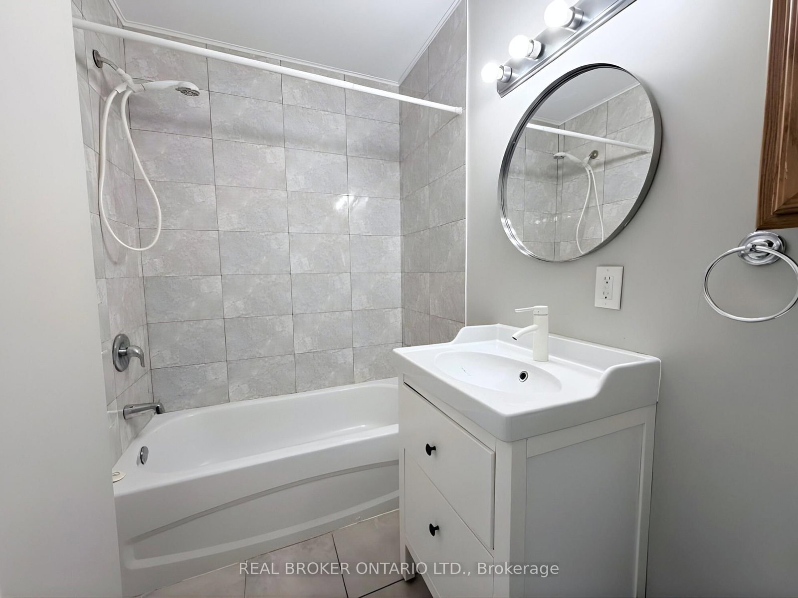 105 Cheever Street • Hamilton, ON photo 15