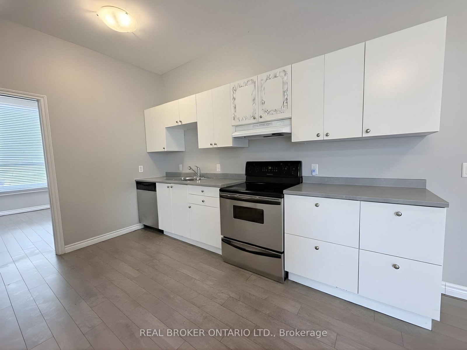 105 Cheever Street • Hamilton, ON photo 5