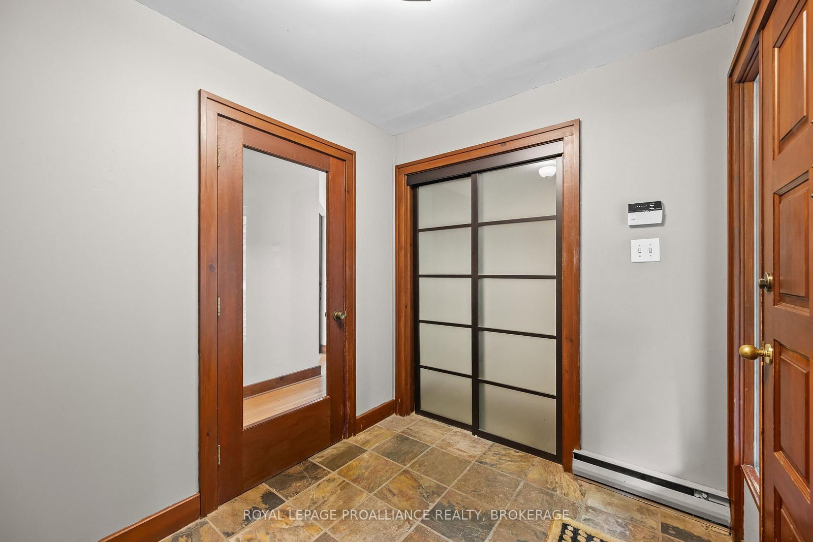 20 Riverside Drive • Kingston, ON photo 8