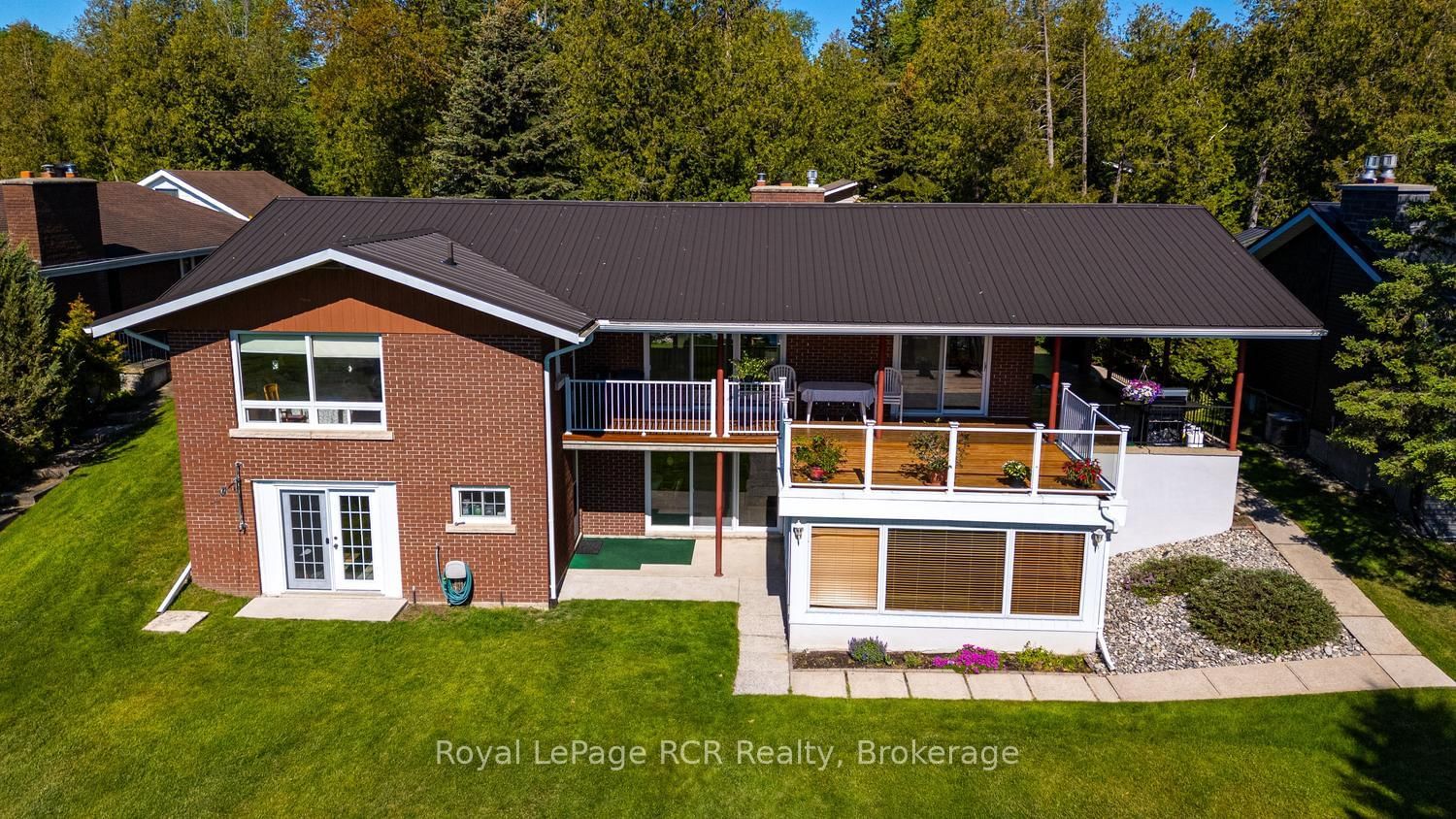 405 Balmy Beach Road • Georgian Bluffs, ON photo 3