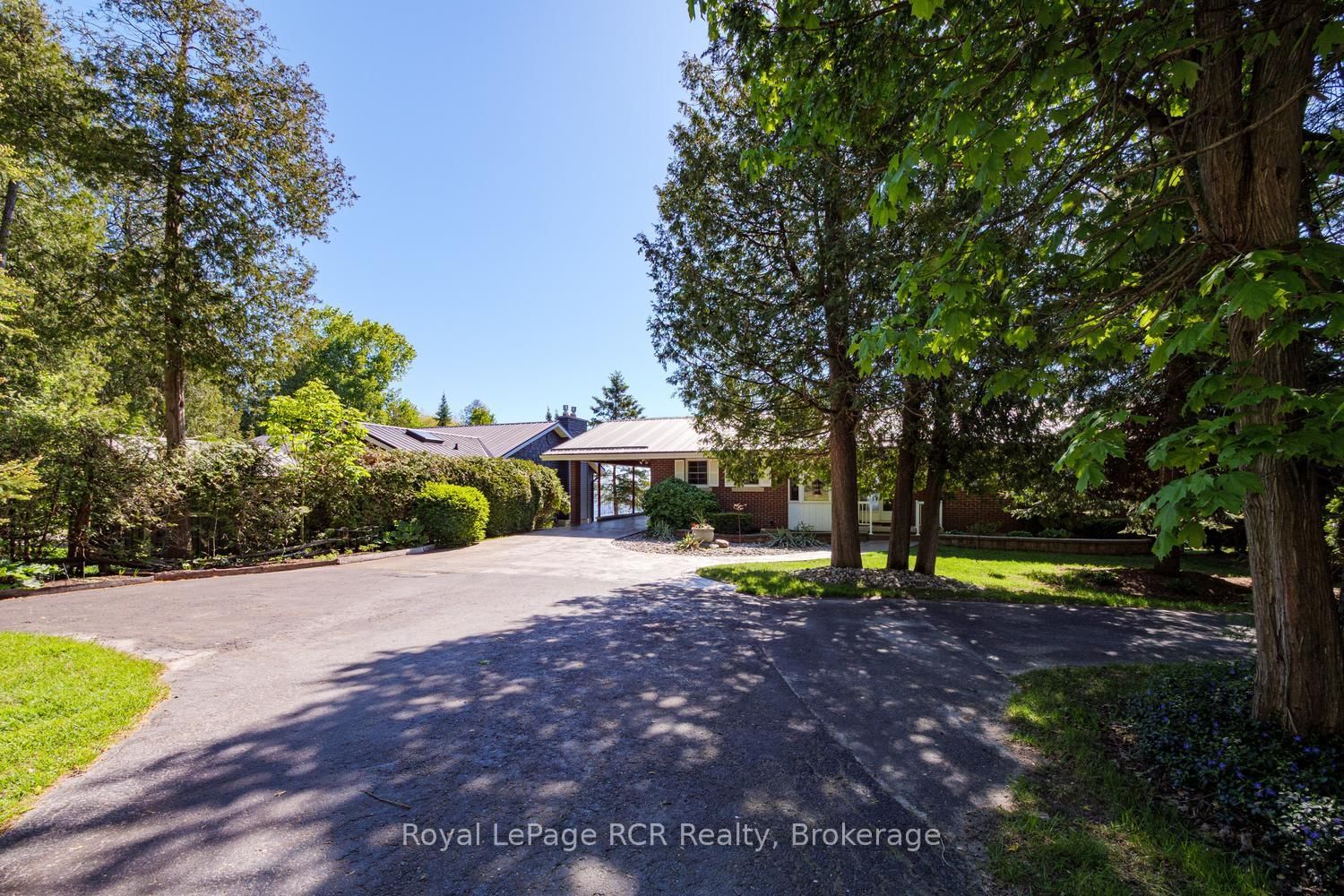 405 Balmy Beach Road • Georgian Bluffs, ON photo 6