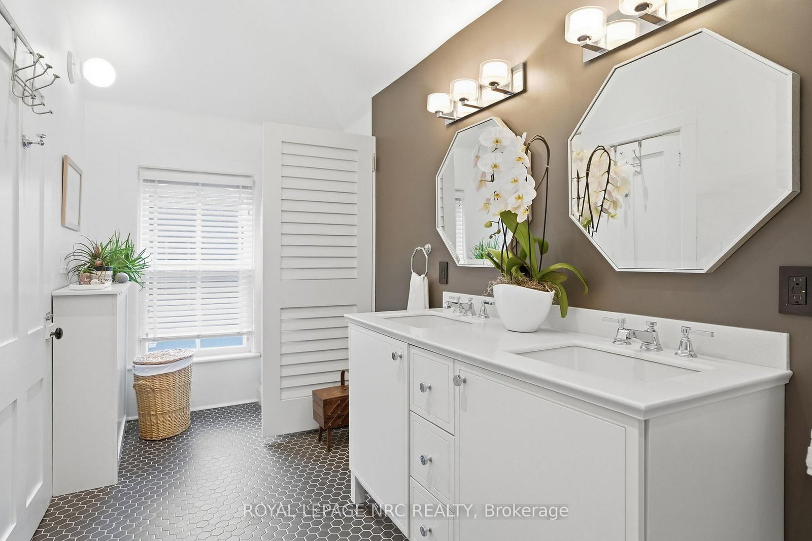 176 James Street • St. Catharines, ON photo 32