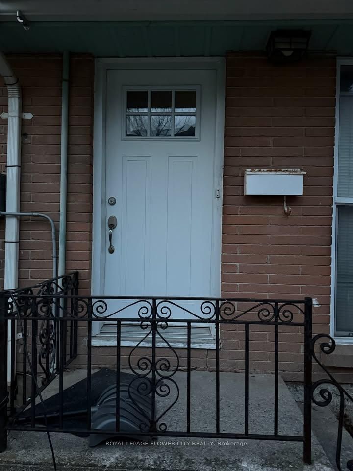 30 Woodward Ave photo 2
